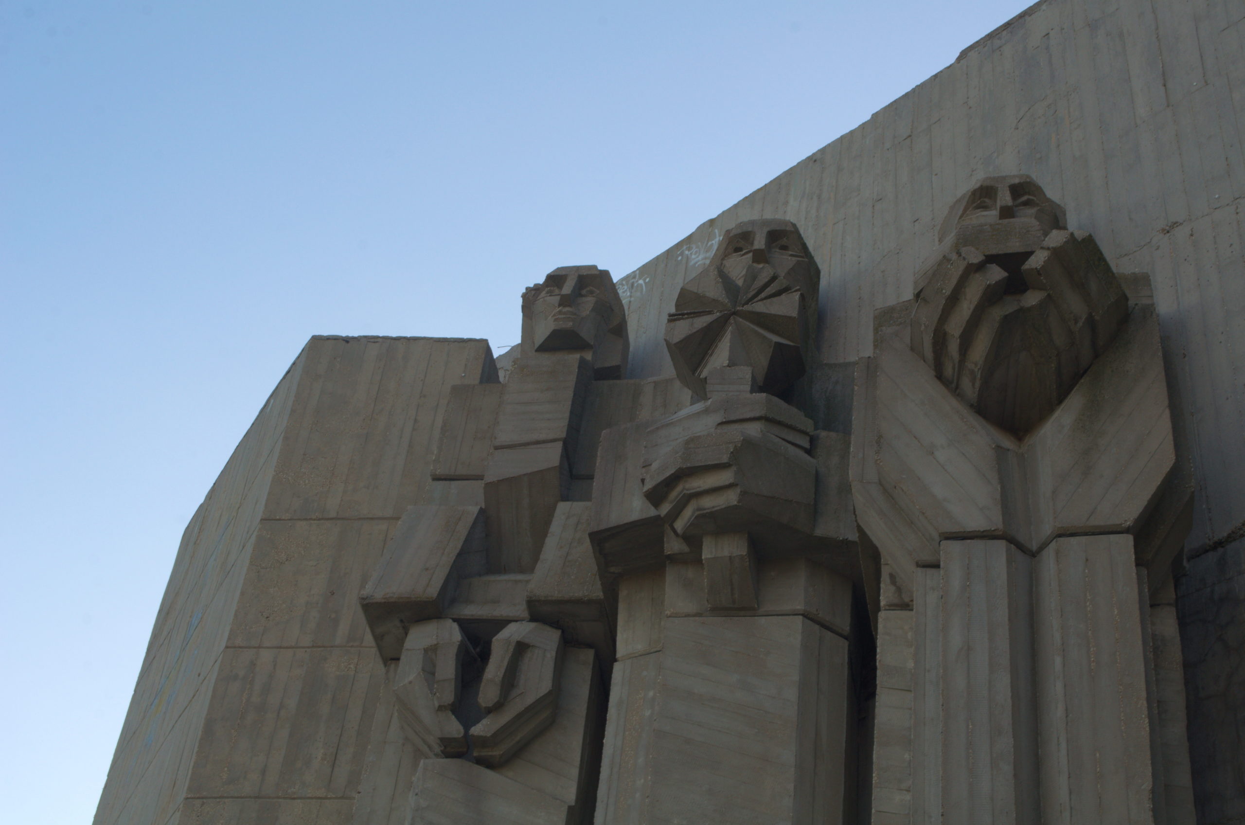 Communist era Sculptures in Bulgaria By trabantos.