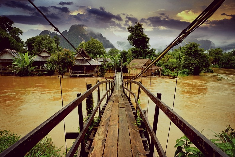 backpacking laos